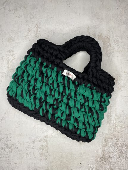 Женская вязаная сумка-тоут черно-зеленая 02 — ручная работа от Kissel