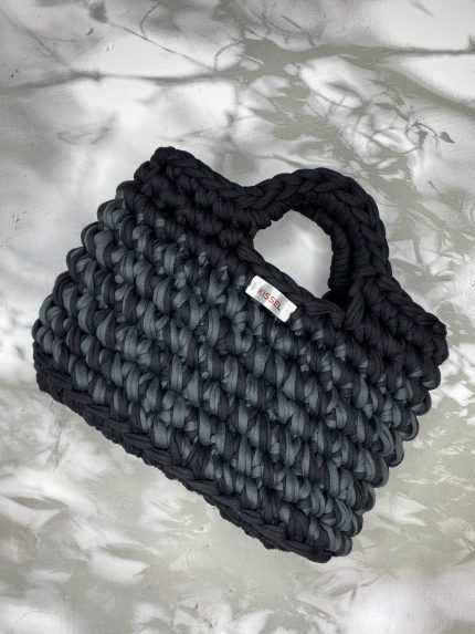 Женская вязаная сумка-тоут черно-серая — ручная работа от Kissel 02